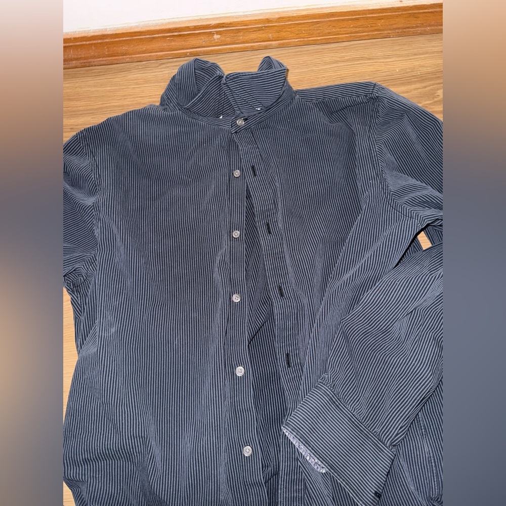American Eagle Outfitters Black Striped Casual Button Down Shirt